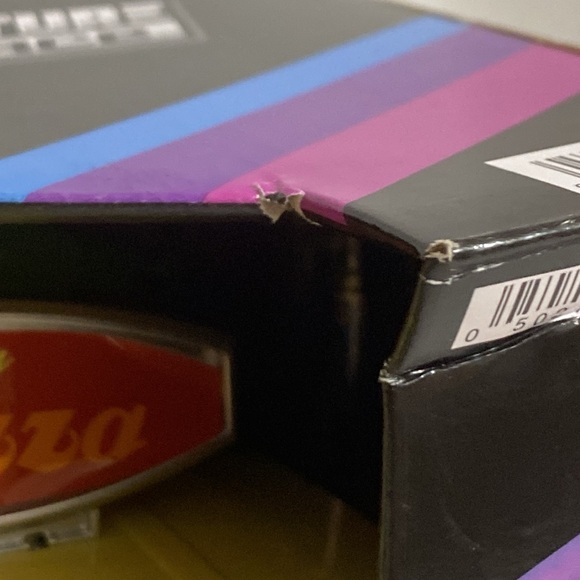 STRANGER THINGS SURFER BOY PIZZA VAN - Picture 15 of 16